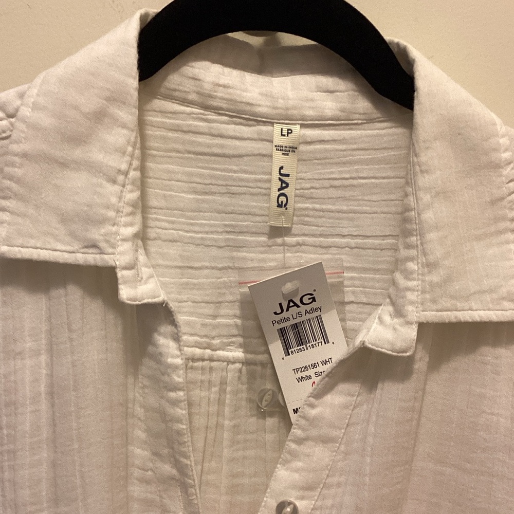 White Jag Blouse. Size LP. NWT